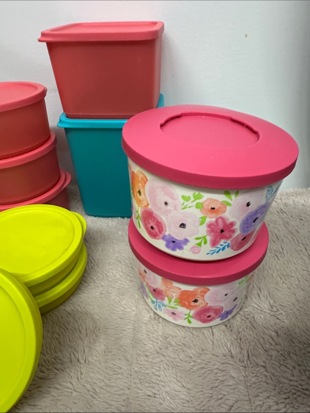 Tupperware - Picture 2 of 5